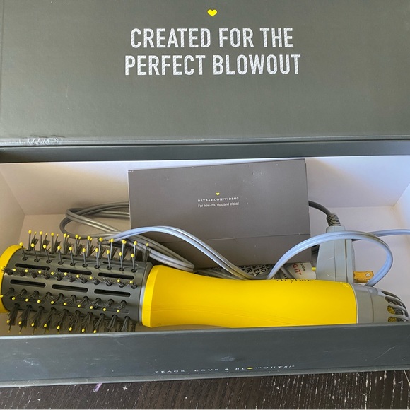 Drybar Other - New! The Single Shot Round Blow-Dryer Brush